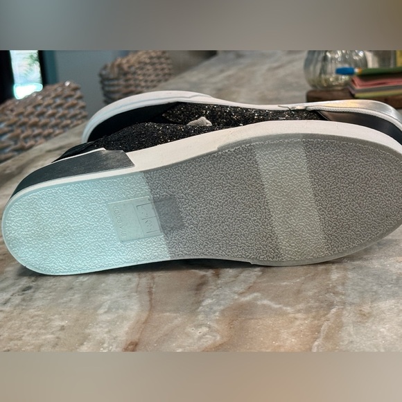 Women’s DOLCE VITA Zole black glitter sneakers- Size 7.5 - Picture 9 of 11